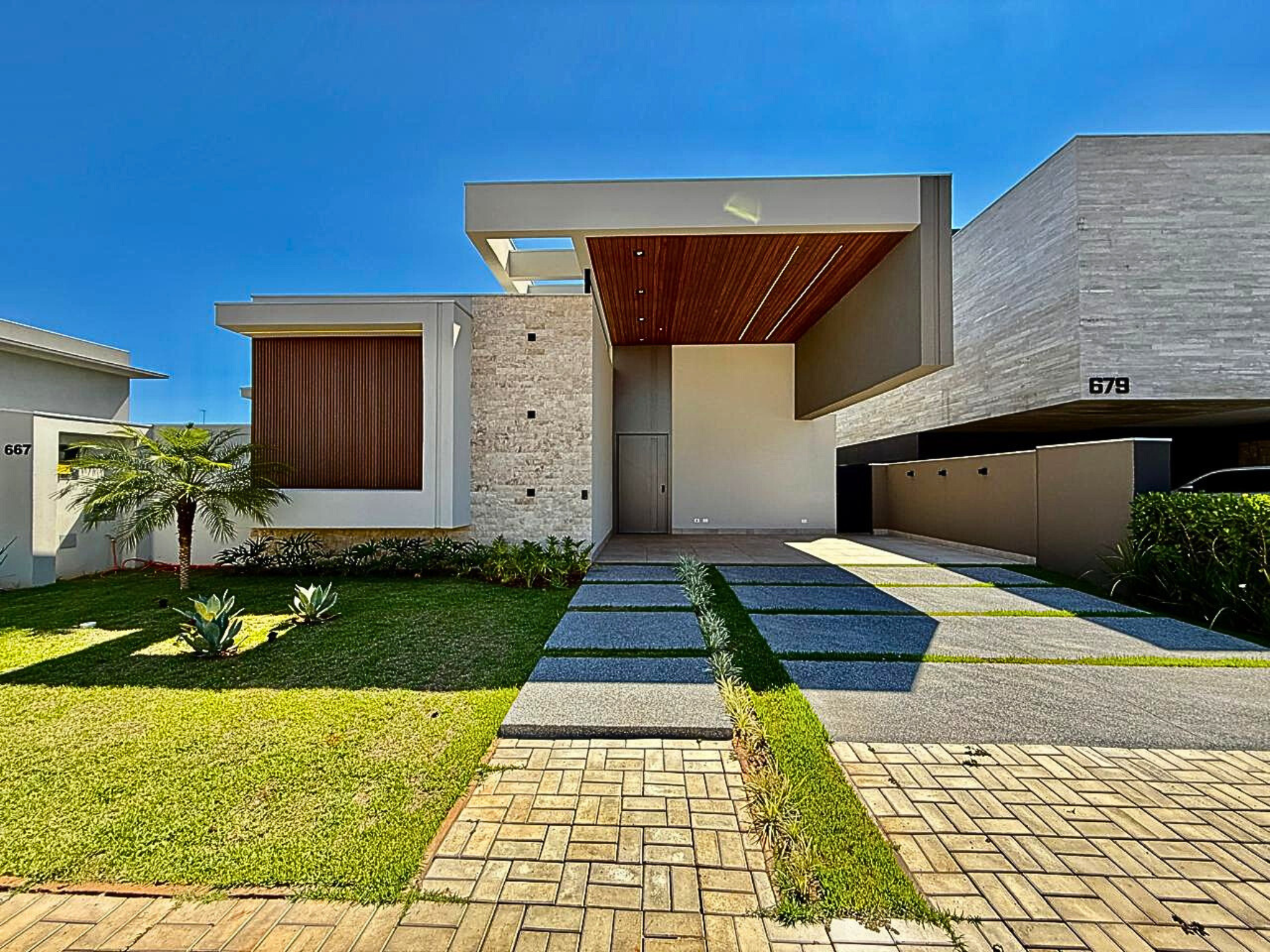 Maravilhosa Casa Térrea Riquíssima em Detalhes