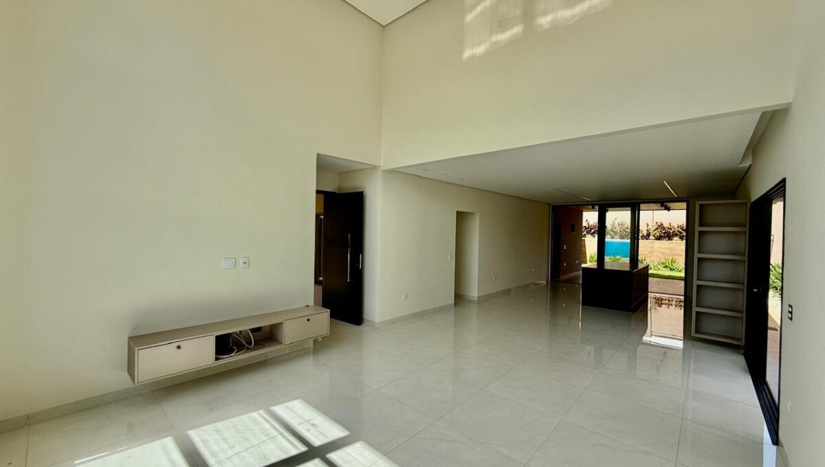 2429b066-84d4-40fd-9729-967f66f8dd68