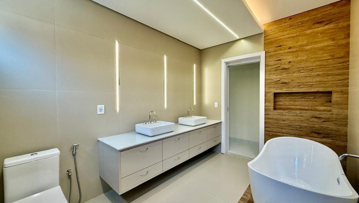 92bfb565-be21-4340-946c-de42c86ea07f