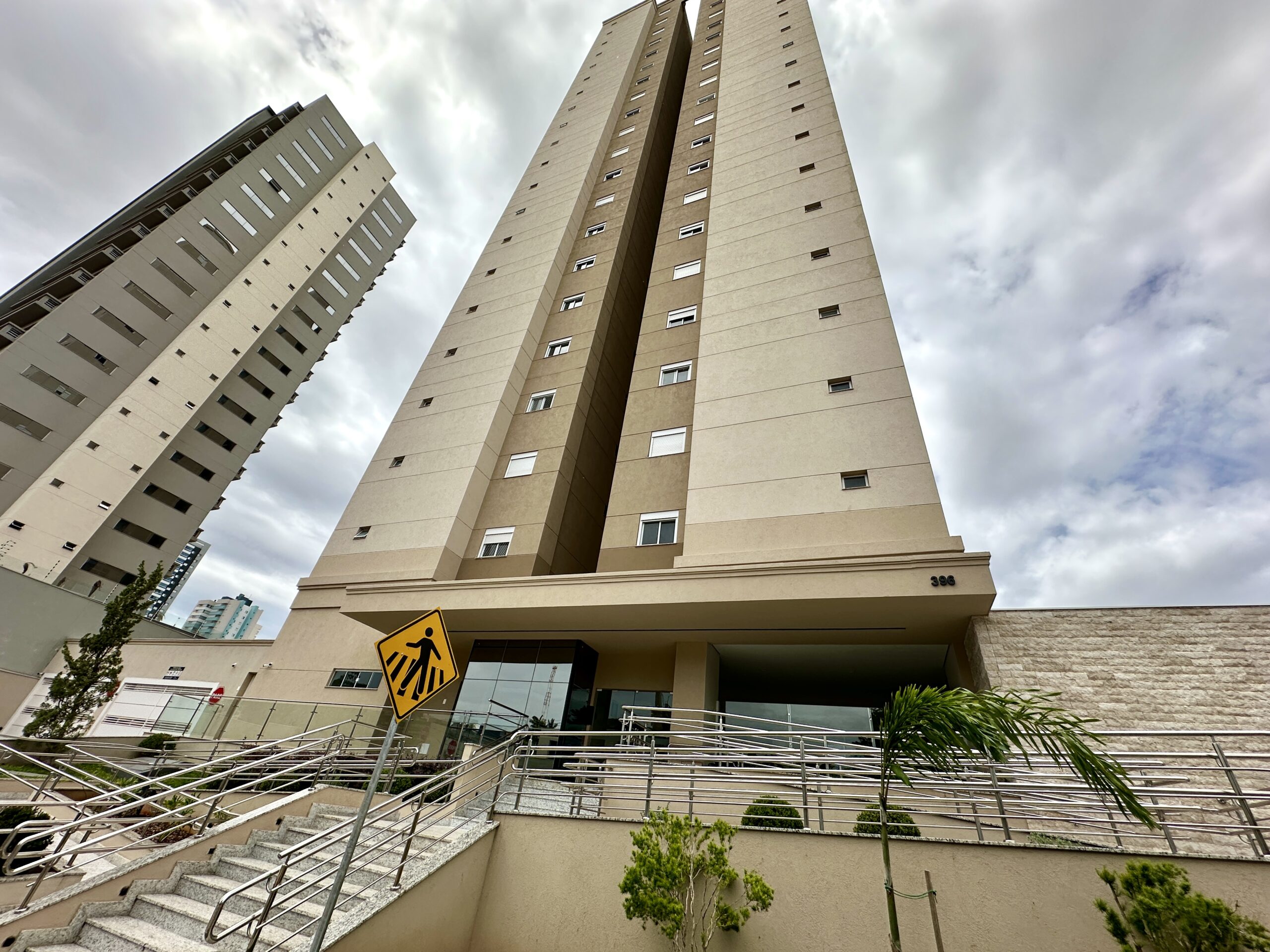 Apartamento novo de alto padrão no condomínio residencial Davos! – Andar alto