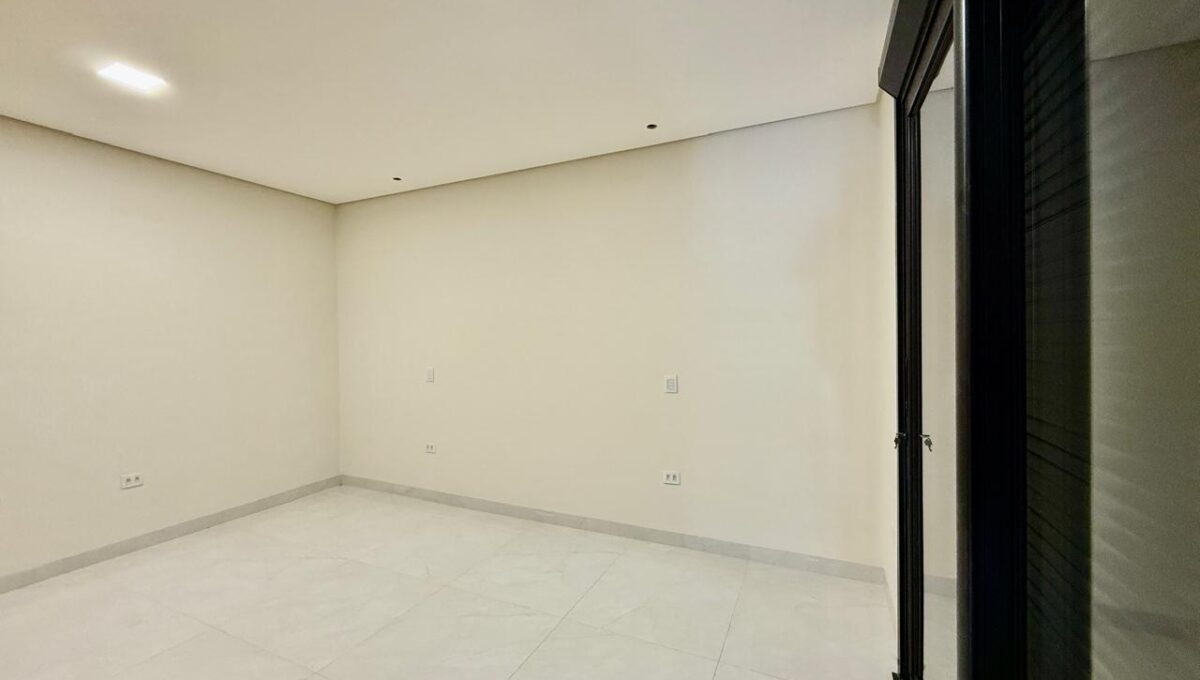 WhatsApp Image 2025-03-29 at 08.27.15 (1)