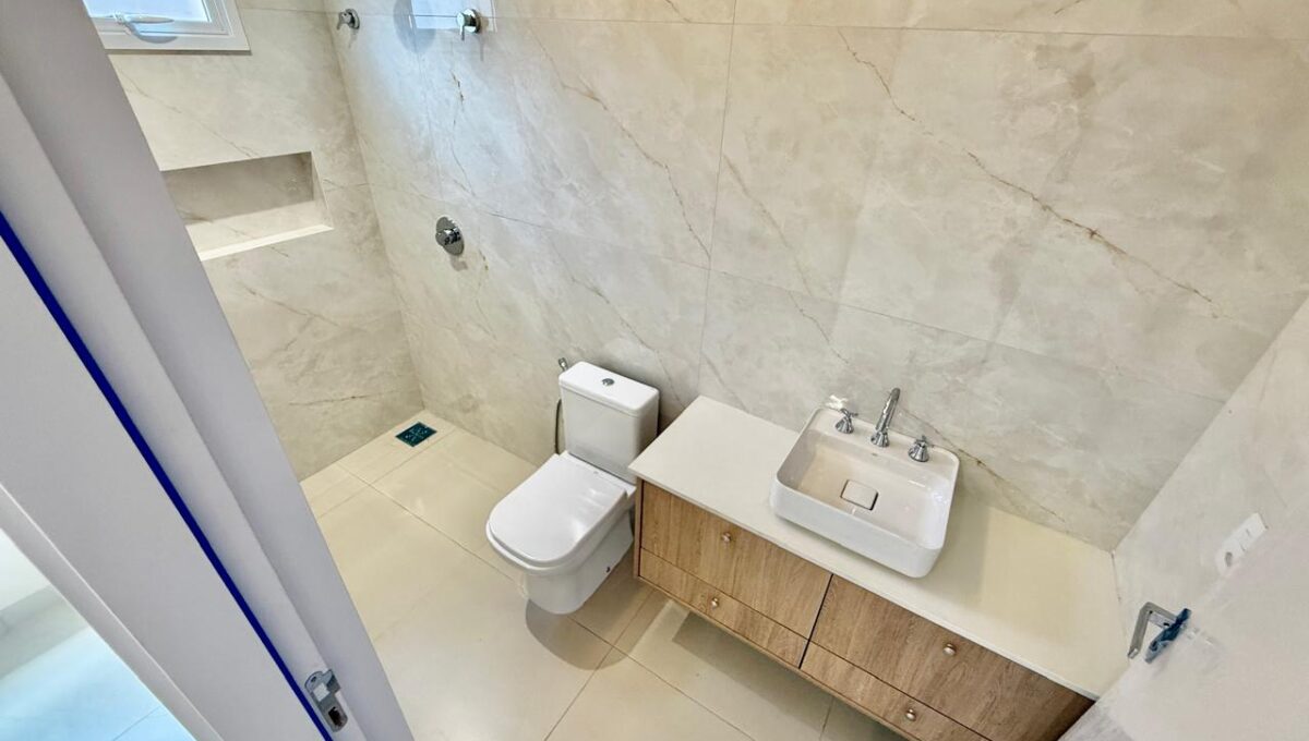 d408a8b4-e2eb-4738-a34d-d0864a696b59