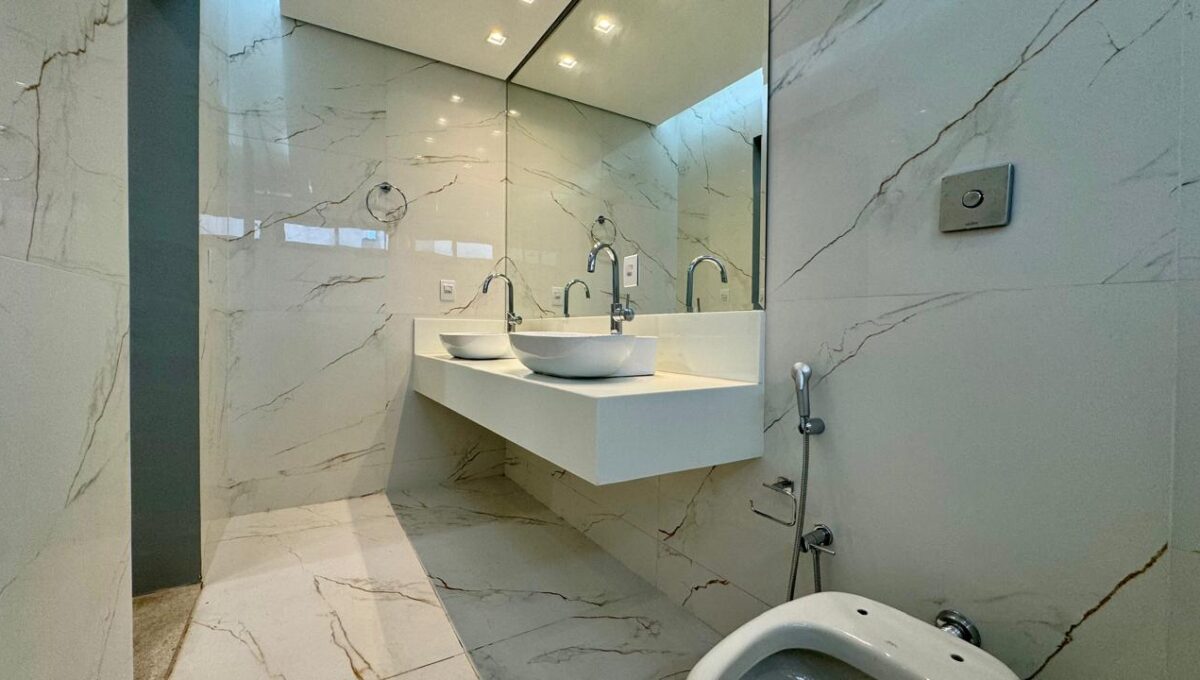 WhatsApp Image 2025-07-23 at 21.33.15 (1)