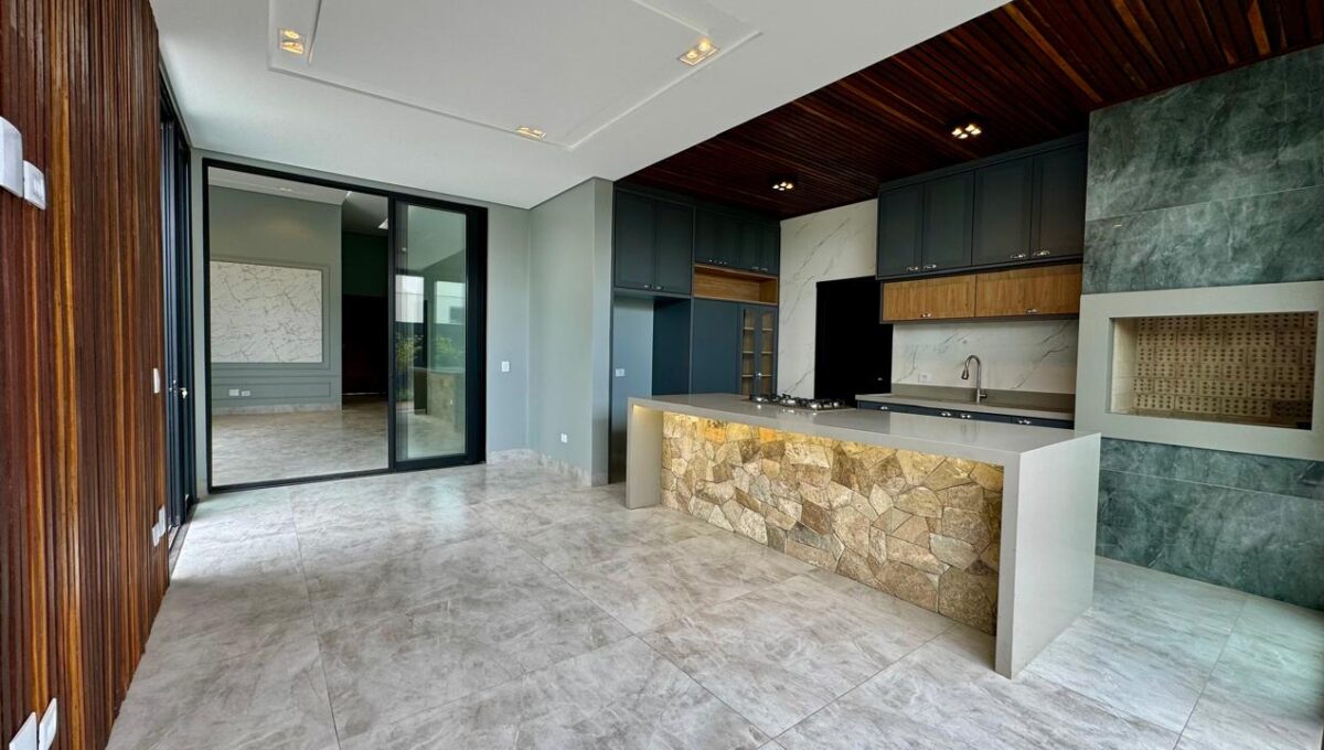 WhatsApp Image 2025-07-23 at 21.33.17 (1)